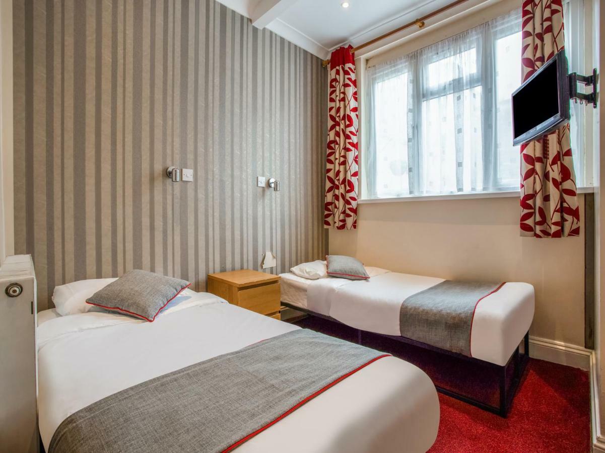 Oyo Lifestyle Golden Strand Londen Buitenkant foto