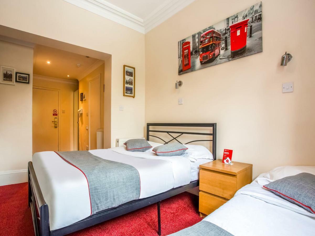Oyo Lifestyle Golden Strand Londen Buitenkant foto